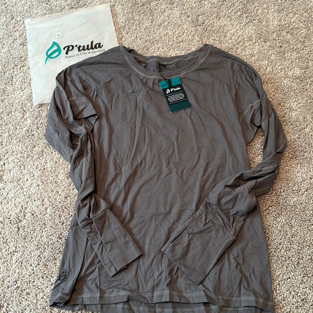 P’tula activewear long sleeve shirt with thumb holes. Size M